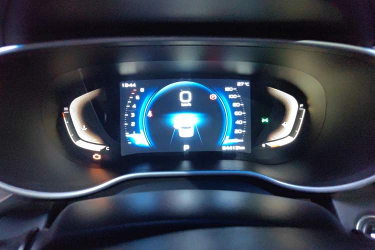 Used Geely Auto Emgrand 2019 Leading Edition 1.5L CVT Upward-Connected Model China VI Standard Instrument Cluster