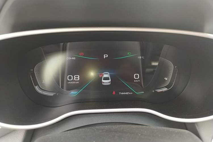 Used Geely Auto Emgrand 2019 Leading Edition 1.5L CVT Upward-Connected Model China VI Standard Instrument Cluster