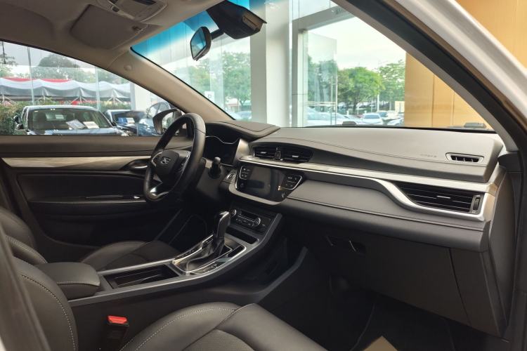 Used Geely Auto Emgrand 2019 Leading Edition 1.5L CVT Luxury Model China VI Standard Interior 1