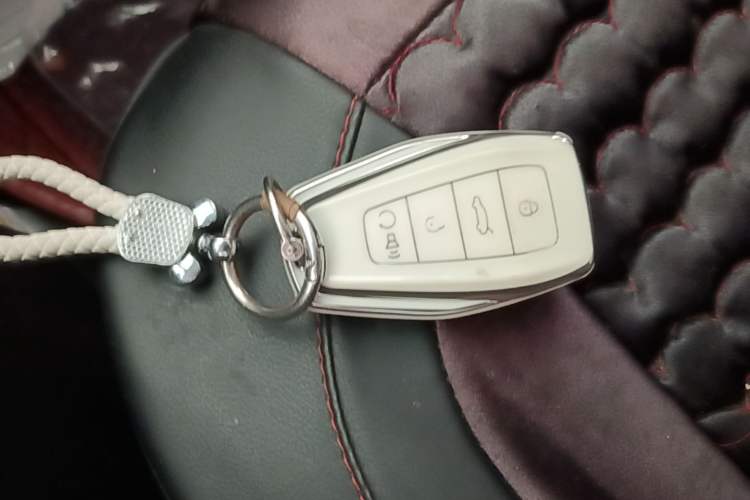 Used Geely Auto Emgrand 2019 Leading Edition 1.5L Manual Fashion Model China VI Standard Interior 1