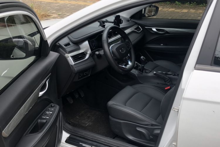 Used Geely Auto Emgrand 2019 Leading Edition 1.5L Manual Luxury Model China VI Standard Interior 1