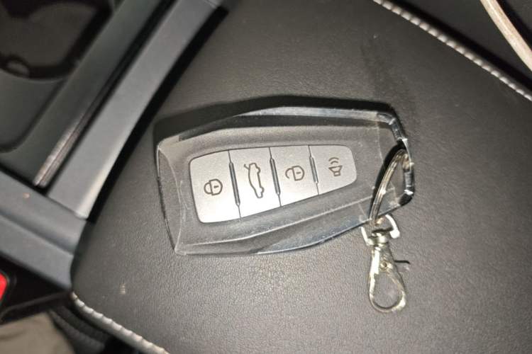 Used Geely Auto Emgrand 2019 Leading Edition 1.5L CVT Luxury Model China VI Standard Interior 1