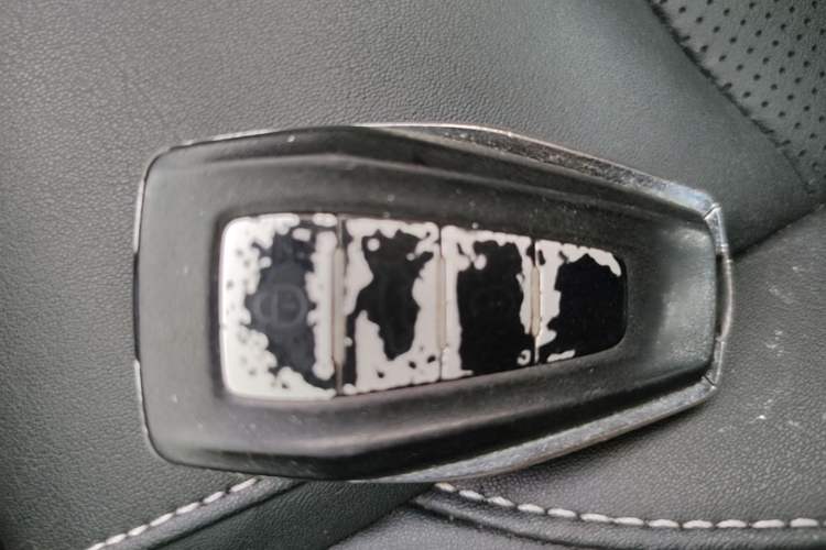Used Geely Auto Emgrand 2019 Leading Edition 1.5L CVT Upward-Connected Model China VI Standard Interior 1