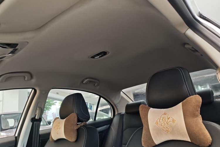 Used Geely Auto Emgrand 2019 Leading Edition 1.5L CVT Luxury Model China VI Standard Interior 11