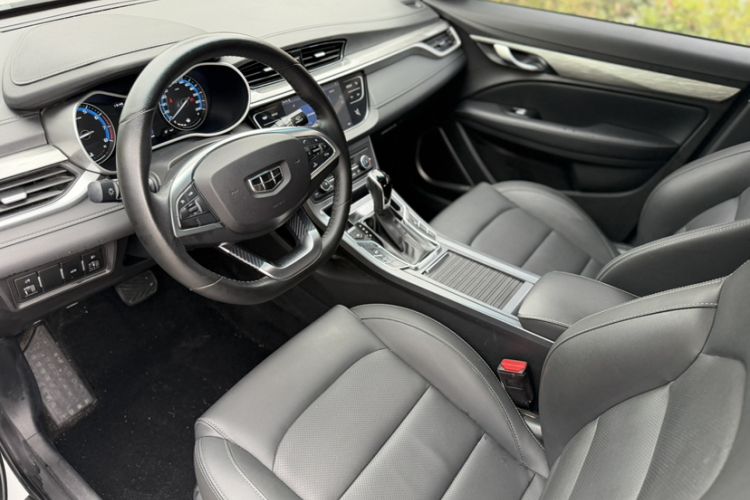 Used Geely Auto Emgrand 2019 Leading Edition 1.5L CVT Luxury Model China VI Standard Interior 2