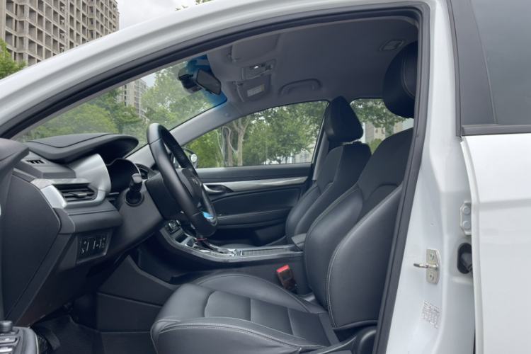 Used Geely Auto Emgrand 2019 Leading Edition 1.5L CVT Luxury Model China VI Standard Interior 2