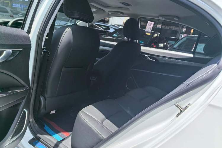 Used Geely Auto Emgrand 2019 Leading Edition 1.5L CVT Upward Asian Games Edition China VI Interior 3