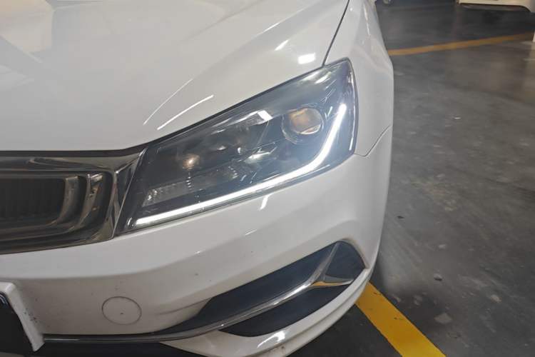 Used Geely Auto Emgrand 2019 Leading Edition 1.5L CVT Luxury Model China VI Standard Left Front Headlight
