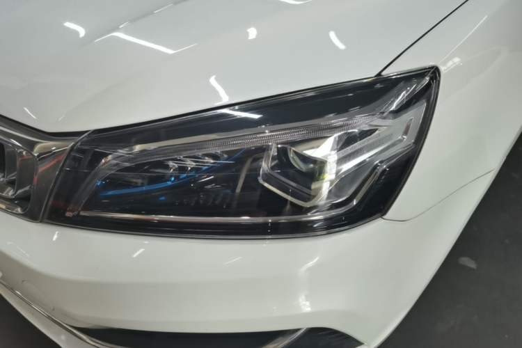 Used Geely Auto Emgrand 2019 Leading Edition 1.5L CVT Upward-Connected Model China VI Standard Left Front Headlight