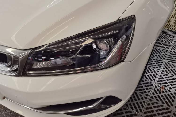 Used Geely Auto Emgrand 2019 Leading Edition 1.5L CVT Luxury Model China VI Standard Left Front Headlight