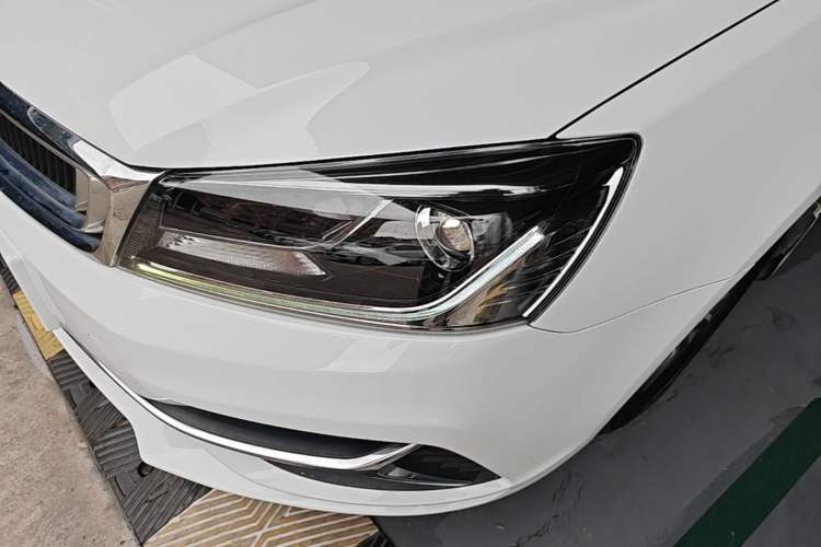 Used Geely Auto Emgrand 2019 Leading Edition 1.5L CVT Luxury Model China VI Standard Left Front Headlight