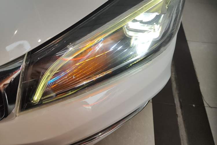 Used Geely Auto Emgrand 2019 Leading Edition 1.5L CVT Upward Asian Games Edition China VI Left Front Headlight