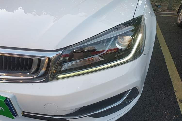 Used Geely Auto Emgrand 2019 Leading Edition 1.5L CVT Luxury Model China VI Standard Left Front Headlight