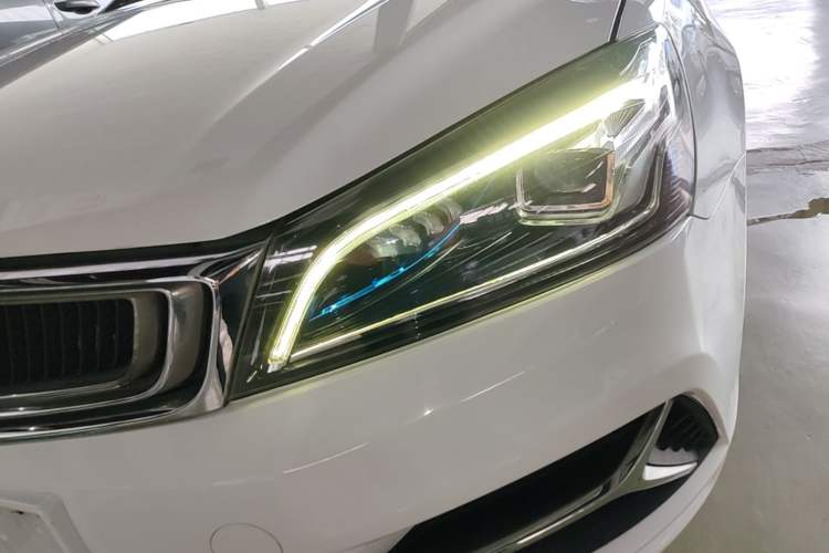 Used Geely Auto Emgrand 2019 Leading Edition 1.5L CVT Upward-Connected Model China VI Standard Left Front Headlight