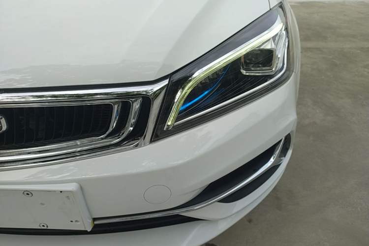 Used Geely Auto Emgrand 2019 Leading Edition 1.5L CVT Upward-Connected Model China VI Standard Left Front Headlight