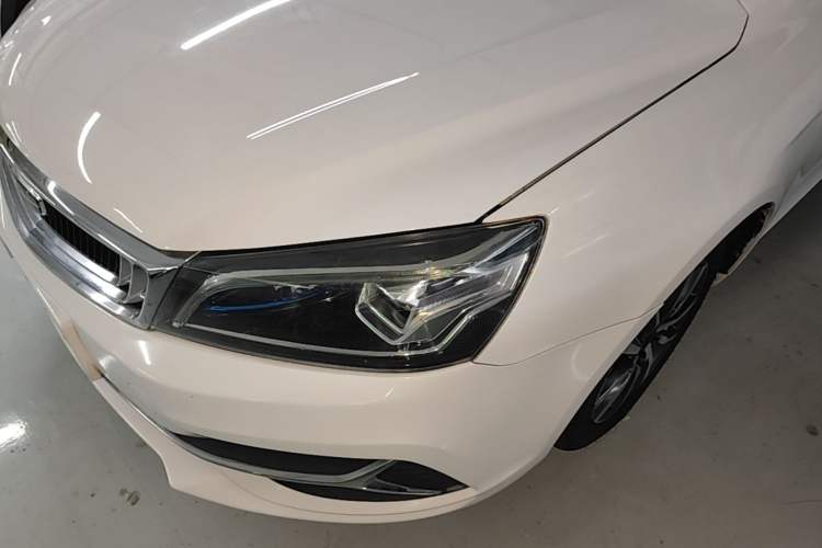 Used Geely Auto Emgrand 2019 Leading Edition 1.5L CVT Upward-Connected Model China VI Standard Left Front Headlight