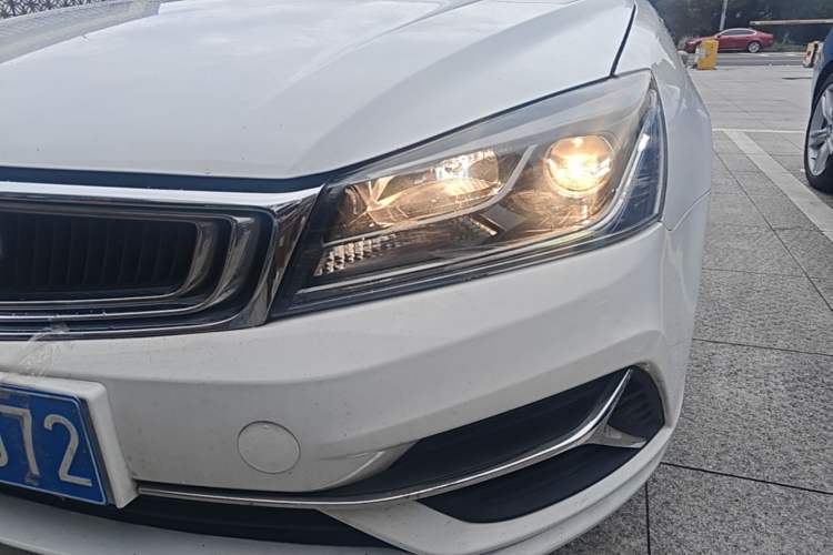 Used Geely Auto Emgrand 2019 Leading Edition 1.5L Manual Luxury Model China V Standard Left Front Headlight
