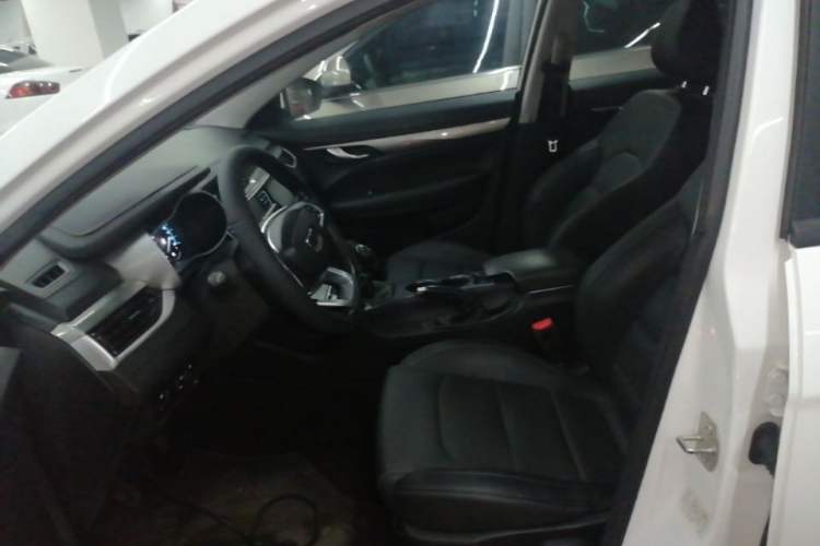 Used Geely Auto Emgrand 2019 Leading Edition 1.5L Manual Luxury Model China VI Standard Left Front Seat