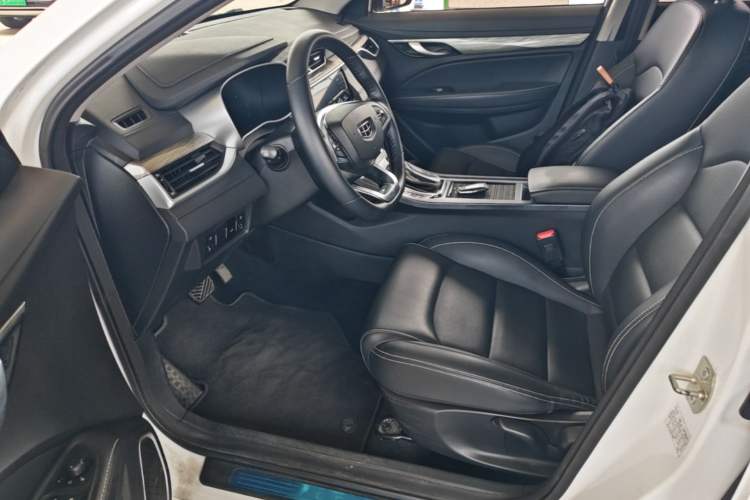 Used Geely Auto Emgrand 2019 Leading Edition 1.5L CVT Upward-Connected Model China VI Standard Left Front Seat