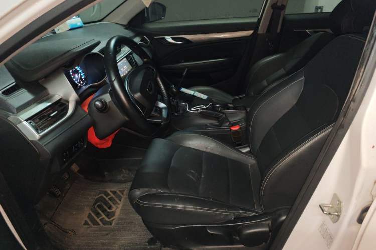 Used Geely Auto Emgrand 2019 Leading Edition 1.5L Manual Luxury Model China VI Standard Left Front Seat