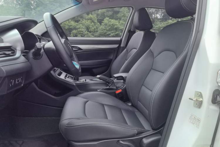 Used Geely Auto Emgrand 2019 Leading Edition 1.5L Manual Luxury Model China VI Standard Left Front Seat