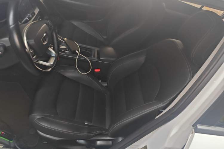 Used Geely Auto Emgrand 2019 Leading Edition 1.5L CVT Luxury Model China VI Standard Left Front Seat