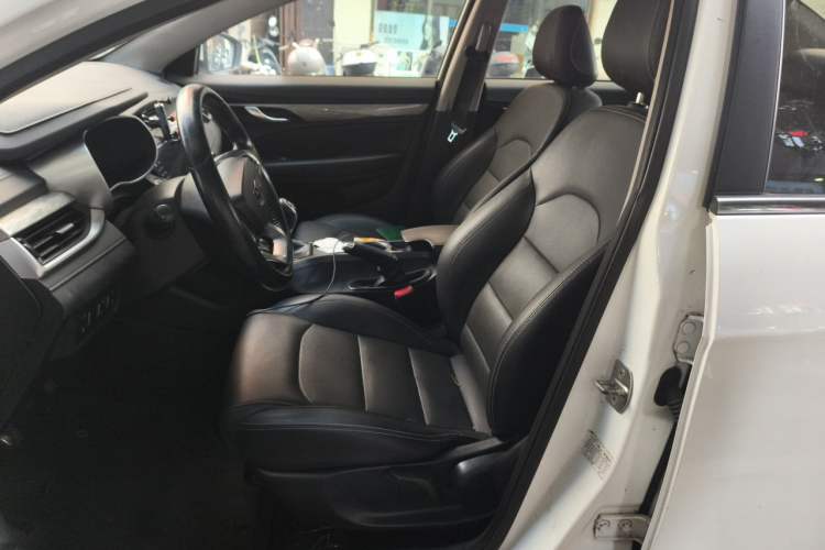 Used Geely Auto Emgrand 2019 Leading Edition 1.5L Manual Upgraded Connectivity Model China VI Standard Left Front Seat
