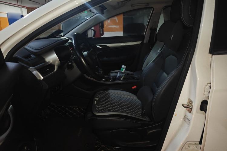 Used Geely Auto Emgrand 2019 Leading Edition 1.5L CVT Upward-Connected Model China VI Standard Left Front Seat