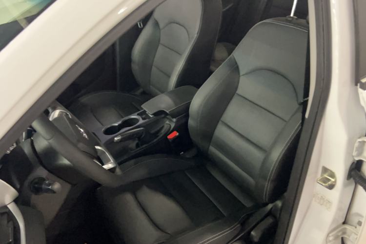 Used Geely Auto Emgrand 2019 Leading Edition 1.5L Manual Luxury Model China VI Standard Left Front Seat