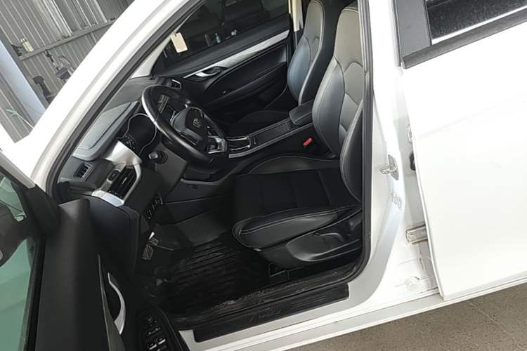 Used Geely Auto Emgrand 2019 Leading Edition 1.5L CVT Luxury Model China VI Standard Left Front Seat