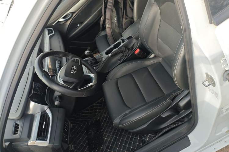 Used Geely Auto Emgrand 2019 Leading Edition 1.5L Manual Luxury Model China VI Standard Left Front Seat