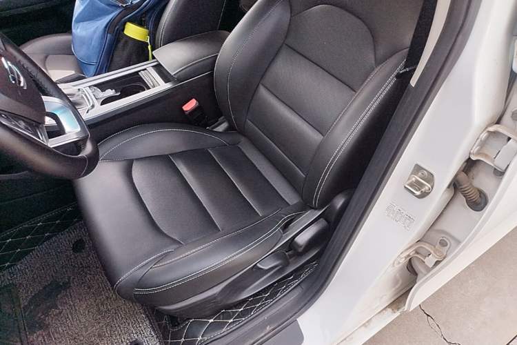 Used Geely Auto Emgrand 2019 Leading Edition 1.5L CVT Luxury Model China VI Standard Left Front Seat