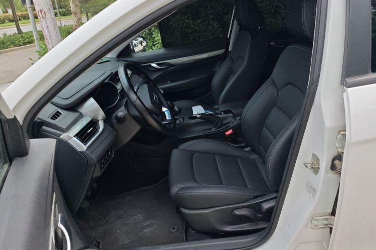 Used Geely Auto Emgrand 2019 Leading Edition 1.5L Manual Luxury Model China VI Standard Left Front Seat