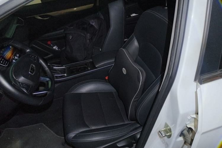 Used Geely Auto Emgrand 2019 Leading Edition 1.5L CVT Upward-Connected Model China VI Standard Left Front Seat