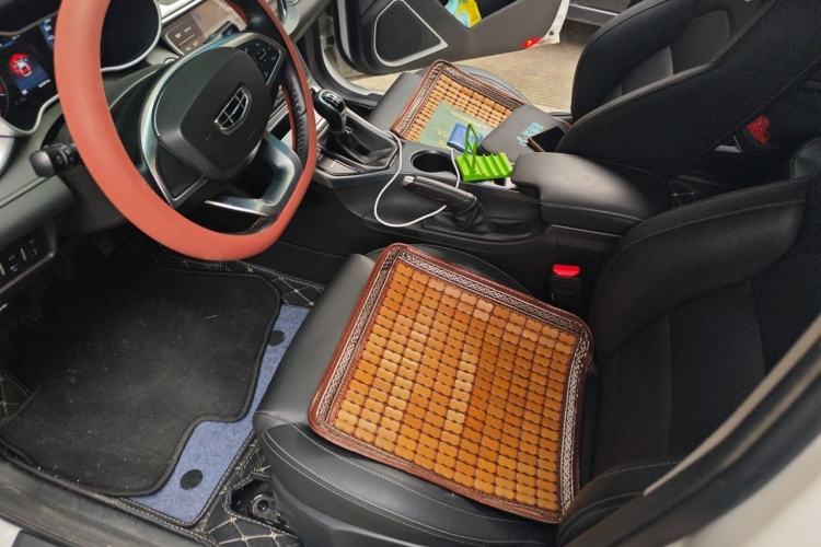 Used Geely Auto Emgrand 2019 Leading Edition 1.5L Manual Luxury Model China VI Standard Left Front Seat
