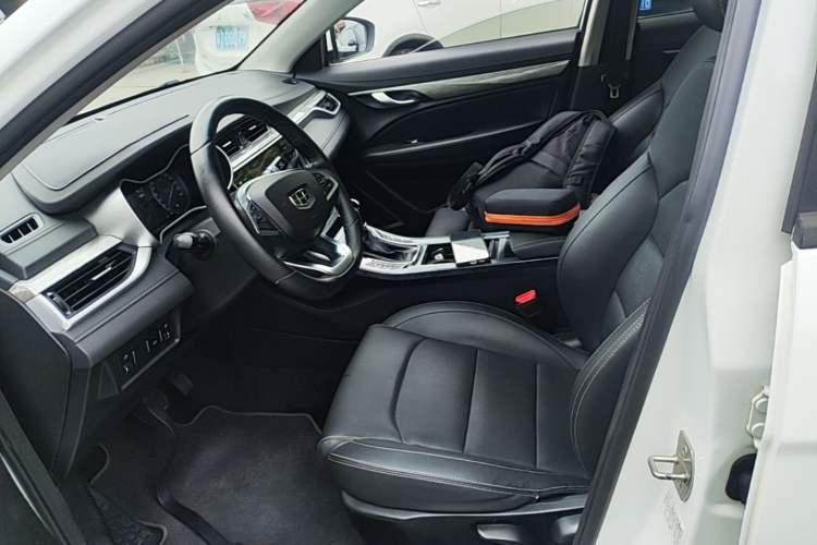 Used Geely Auto Emgrand 2019 Leading Edition 1.5L CVT Luxury Model China VI Standard Left Front Seat