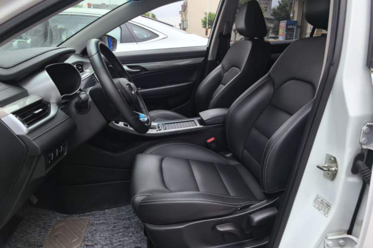 Used Geely Auto Emgrand 2019 Leading Edition 1.5L CVT Upward-Connected Model China VI Standard Left Front Seat