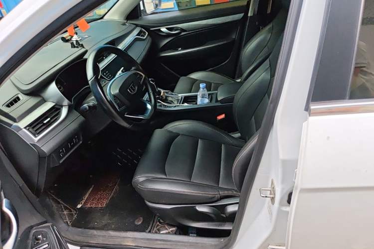 Used Geely Auto Emgrand 2019 Leading Edition 1.5L CVT Upward-Connected Model China VI Standard Left Front Seat