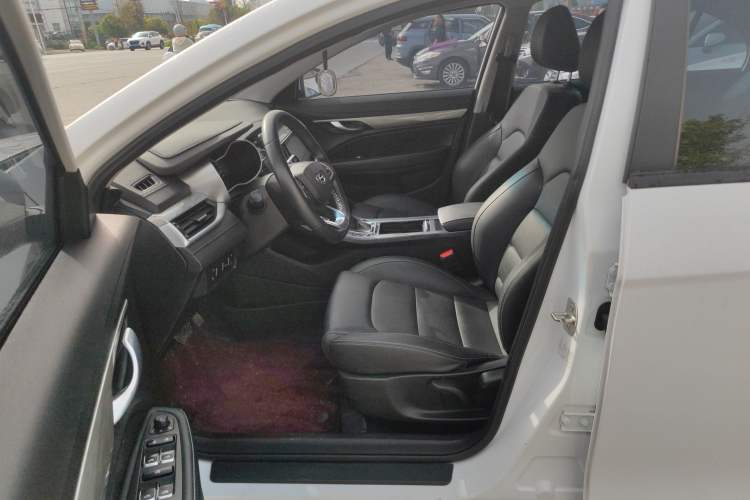Used Geely Auto Emgrand 2019 Leading Edition 1.5L CVT Luxury Model China VI Standard Left Front Seat