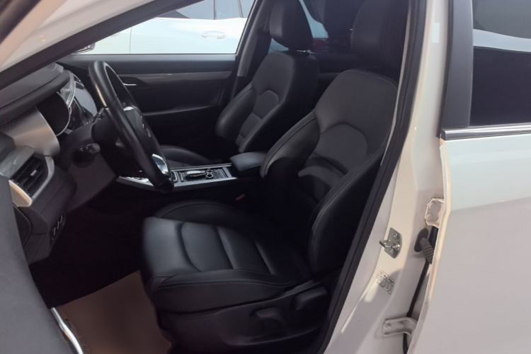 Used Geely Auto Emgrand 2019 Leading Edition 1.5L CVT Upward-Connected Model China VI Standard Left Front Seat