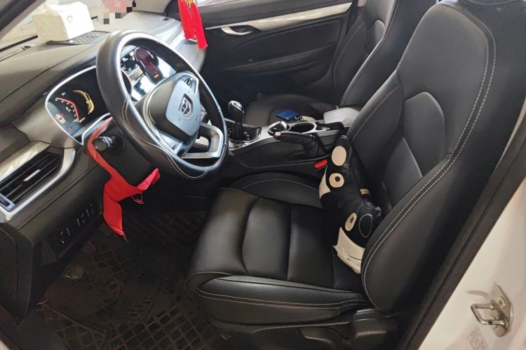 Used Geely Auto Emgrand 2019 Leading Edition 1.5L Manual Upgraded Connectivity Model China VI Standard Left Front Seat