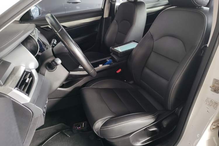 Used Geely Auto Emgrand 2019 Leading Edition 1.5L CVT Upward-Connected Model China VI Standard Left Front Seat