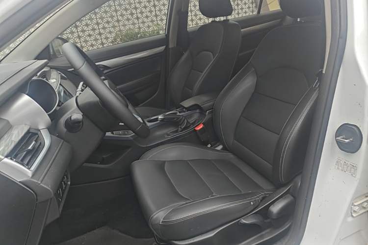 Used Geely Auto Emgrand 2019 Leading Edition 1.5L Manual Luxury Model China V Standard Left Front Seat