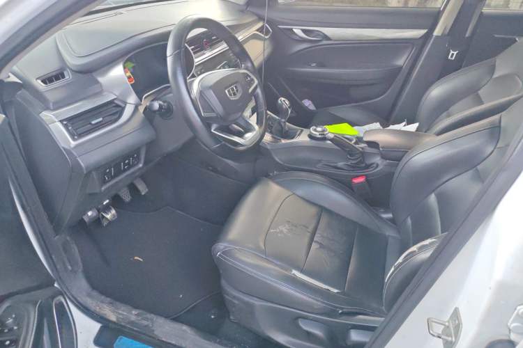 Used Geely Auto Emgrand 2019 Leading Edition 1.5L Manual Upgraded Connectivity Model China VI Standard Left Front Seat