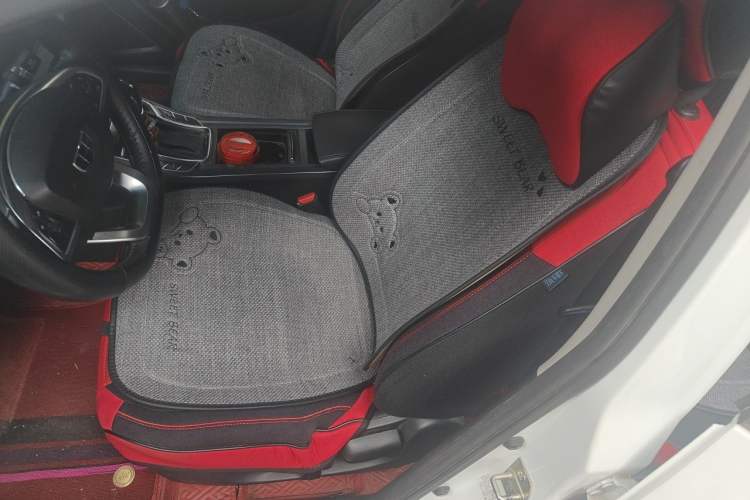 Used Geely Auto Emgrand 2019 Leading Edition 1.5L CVT Upward-Connected Model China VI Standard Left Front Seat