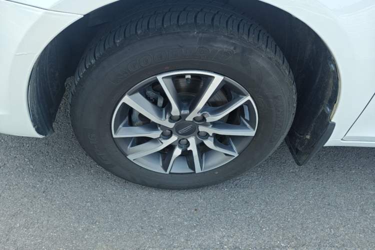 Used Geely Auto Emgrand 2019 Leading Edition 1.5L Manual Luxury Model China VI Standard Left Front Wheel Hub