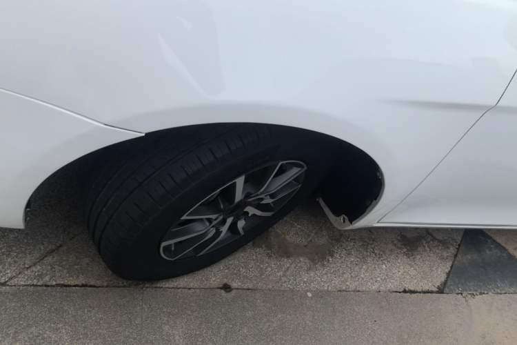 Used Geely Auto Emgrand 2019 Leading Edition 1.5L CVT Luxury Model China VI Standard Left Front Wheel Hub