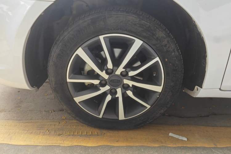 Used Geely Auto Emgrand 2019 Leading Edition 1.5L Manual Upward Asian Games Edition China VI Left Front Wheel Hub