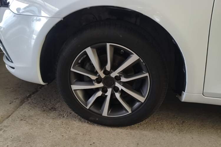 Used Geely Auto Emgrand 2019 Leading Edition 1.5L CVT Upward Asian Games Edition China VI Left Front Wheel Hub