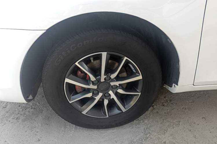 Used Geely Auto Emgrand 2019 Leading Edition 1.5L Manual Luxury Model China VI Standard Left Front Wheel Hub